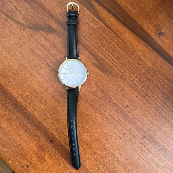 Aeropostale, black watch. Arrow design. - Picture 2 of 3